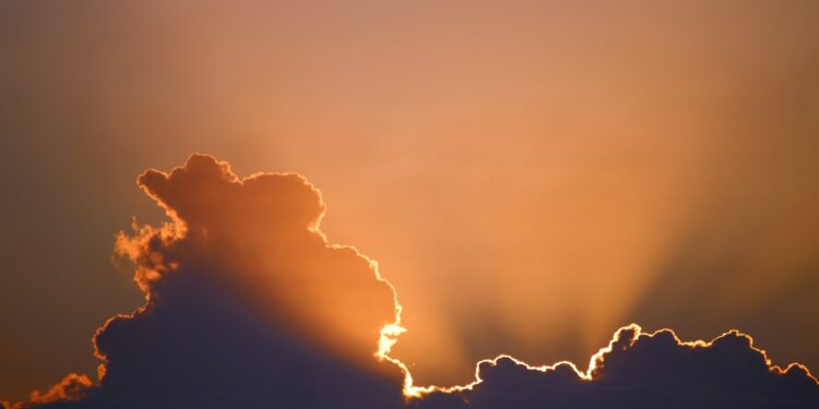 What Part Of The Eye Changes Shape To Focus Light?