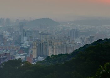 Unhealthy Air Plagues Nearly Half The U.S.