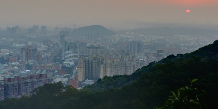 Unhealthy Air Plagues Nearly Half The U.S.