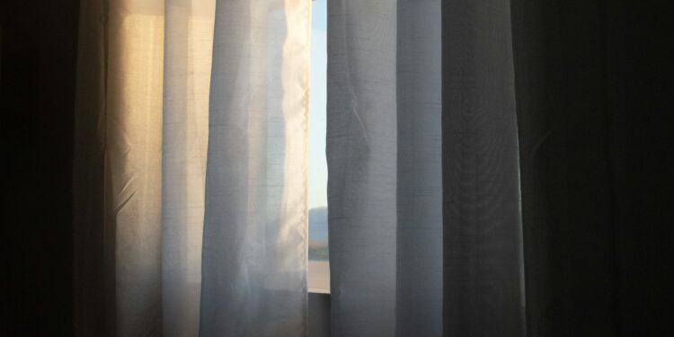 Letting Light In At Key Times Boosts Alertness