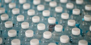 Alarming Levels Of Plastic Nanoparticles Discovered In Everyday Water Bottle