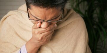 What Is The Term For The Phenomenon In Which An Individual’s Immune System Reacts Adversely To A Harmless Substance, Leading To Symptoms Such As Sneezing, Itching, And Swelling?