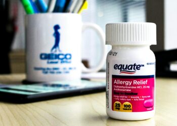 Which Of The Following Is NOT A Symptom Of An Allergic Reaction?