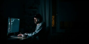 New Study Reveals Superior Brain Function In Late Risers