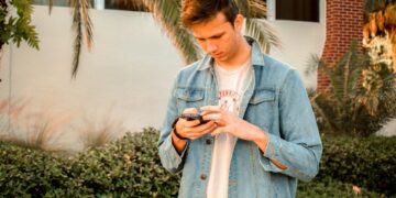 Sleep Solutions For Tweens Battling Screen Addiction