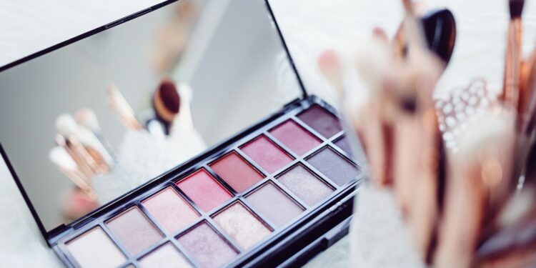 Chemicals In Makeup Tied To Pregnancy Complications