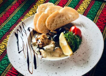 Which Is NOT A Major Component Of The Mediterranean Diet?