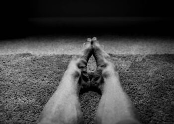 Which Condition Involves Leg Vein Clots That Risk Pulmonary Embolism?