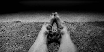 Which Condition Involves Leg Vein Clots That Risk Pulmonary Embolism?