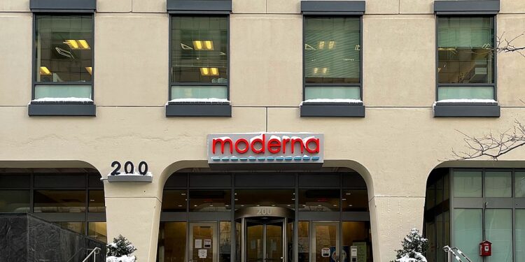 Moderna Lands $590M Deal To Tackle Bird Flu