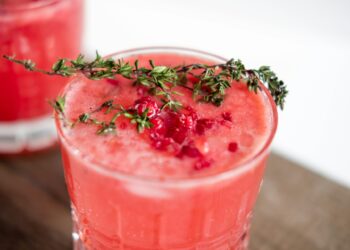 The Trendy Juice To Drink For A Slimmer Waistline