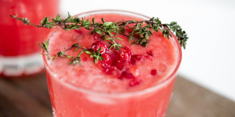 The Trendy Juice To Drink For A Slimmer Waistline