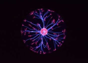 Scientists Explain Why Some Brain Cells Remain Unchanged