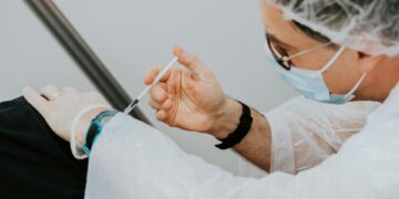 Top FDA Official Sounds Alarm On Misinformation