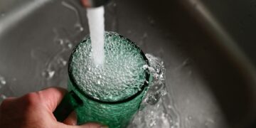 Doctors Warn Sinus Rinse With Tap Water Can Kill