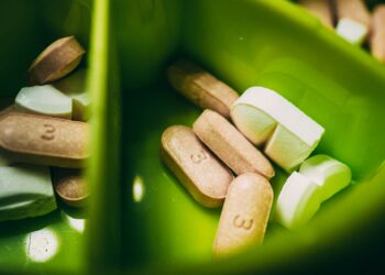 Pharmacist Exposes 3 Dangerous Supplements